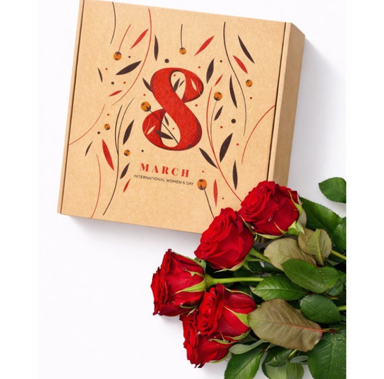 картонные коробки 320X275X100 '8 March'